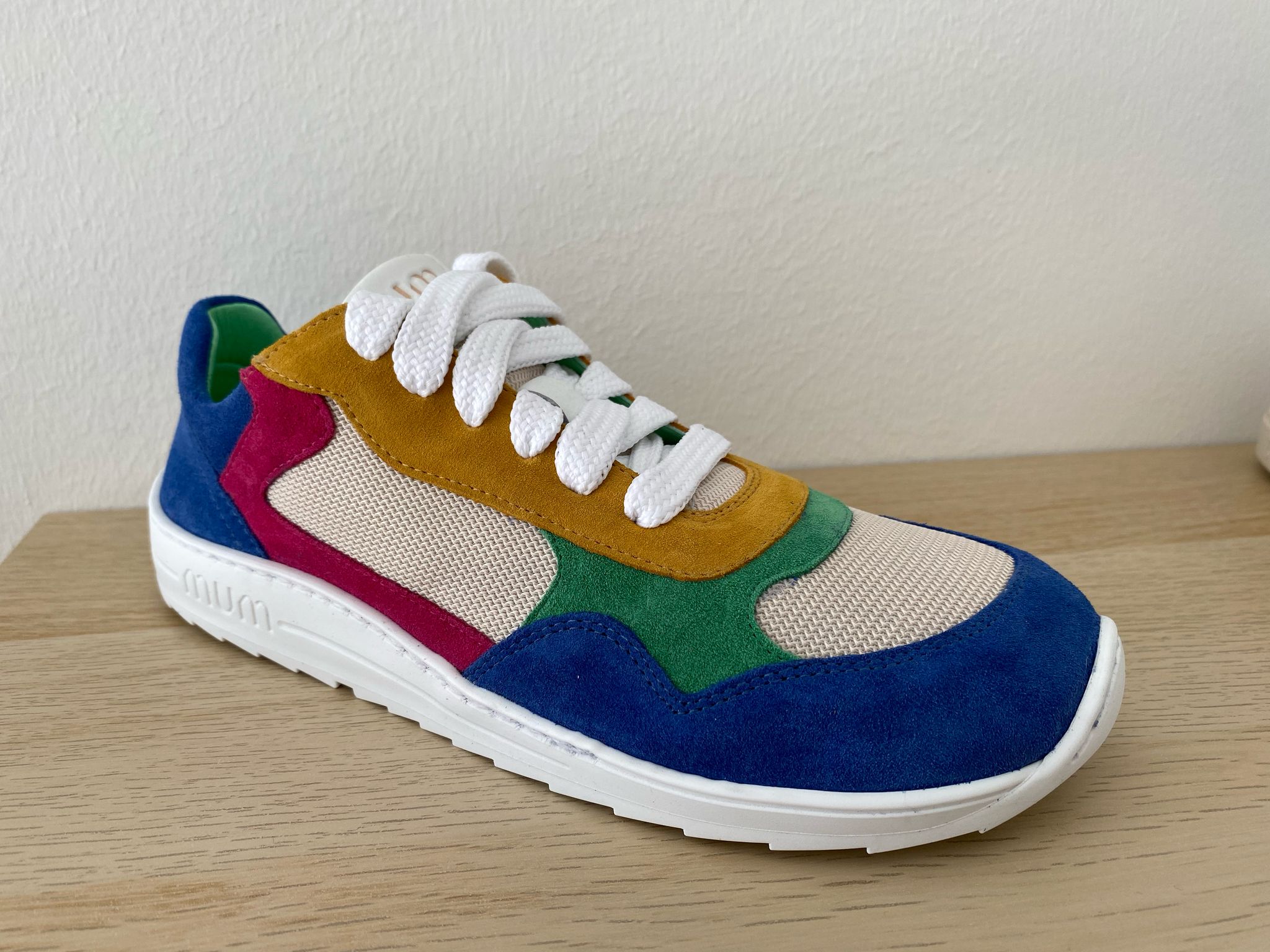 Ténis MUM Barefoot - Modelo Daniela Rainbow