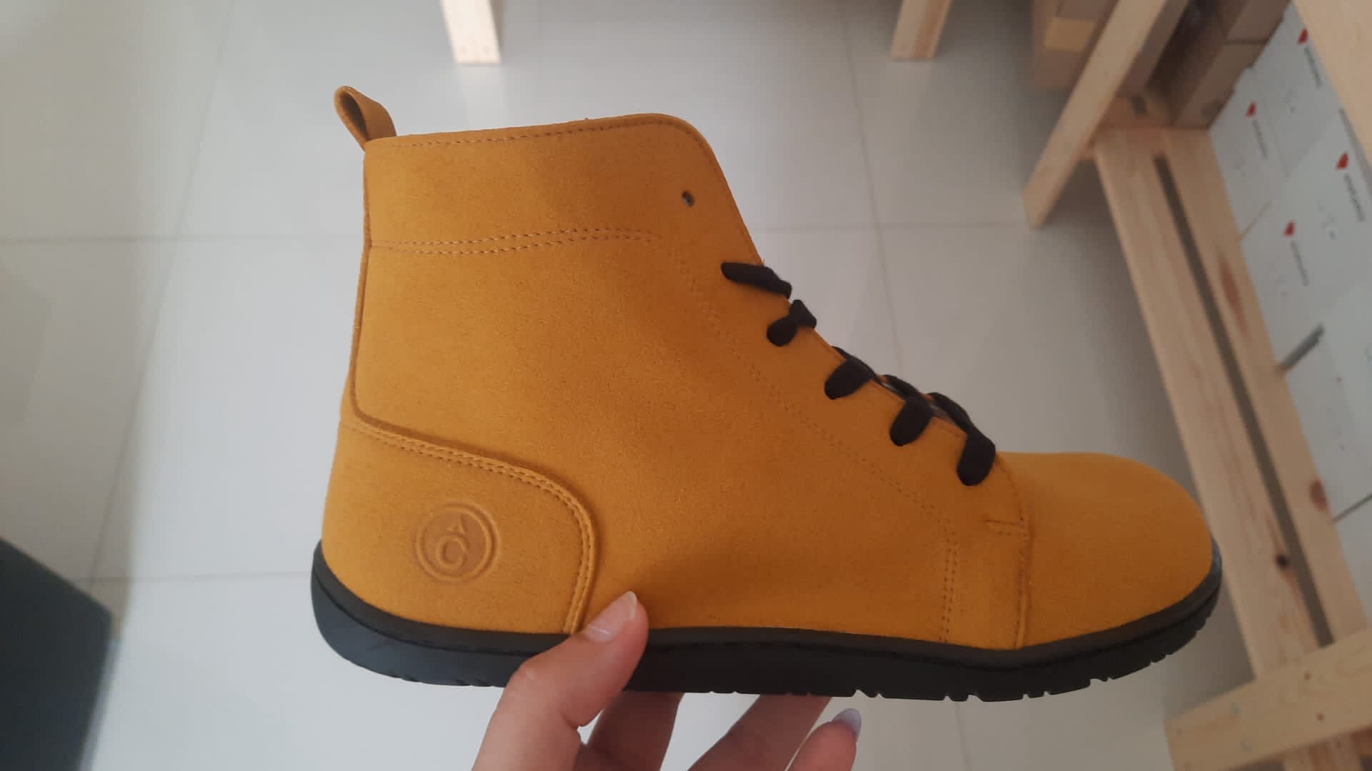 Botas Barefoot de adulto - Coqueflex Suede Micro cor Mostaza