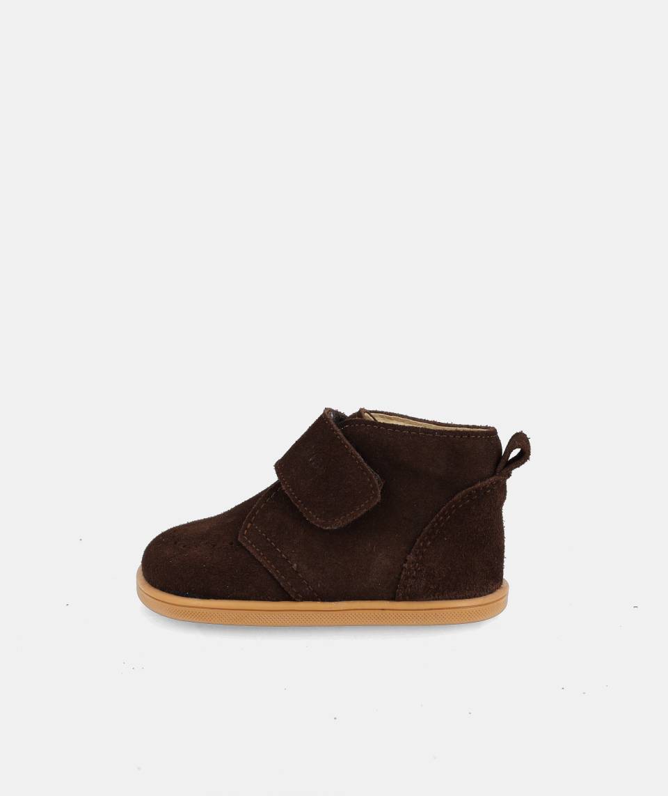 Botas Respeitadoras do Pezinho da Criança - Blanditos Dallas Castanho