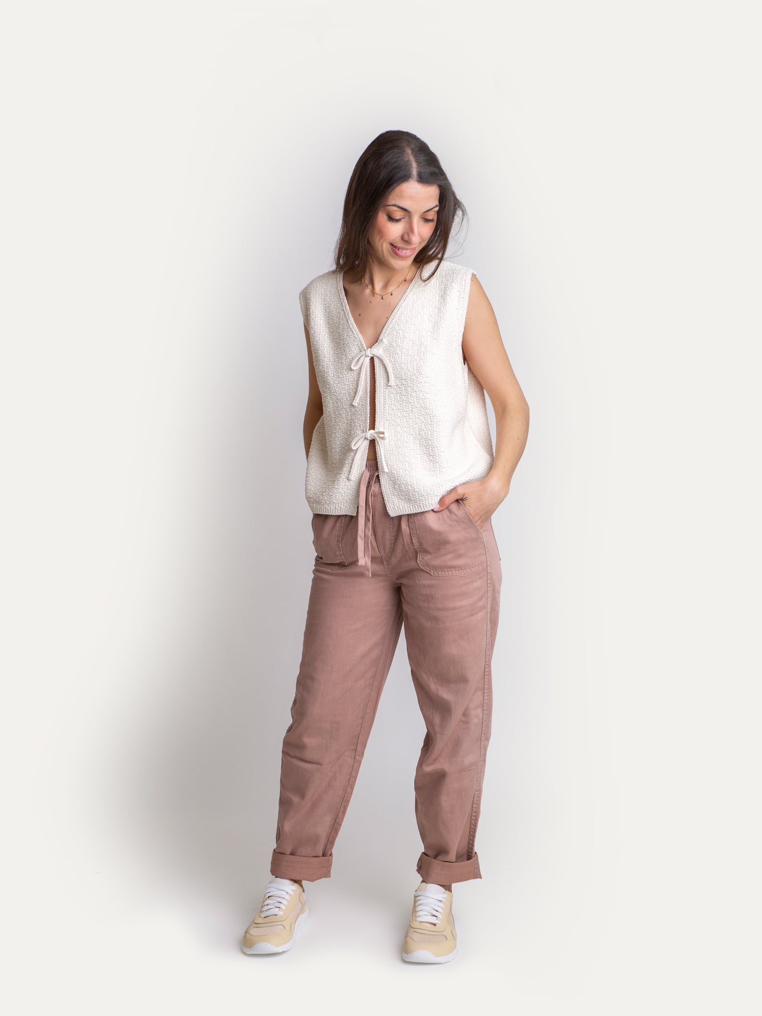 Ténis MUM Barefoot - Modelo Daniela Cream