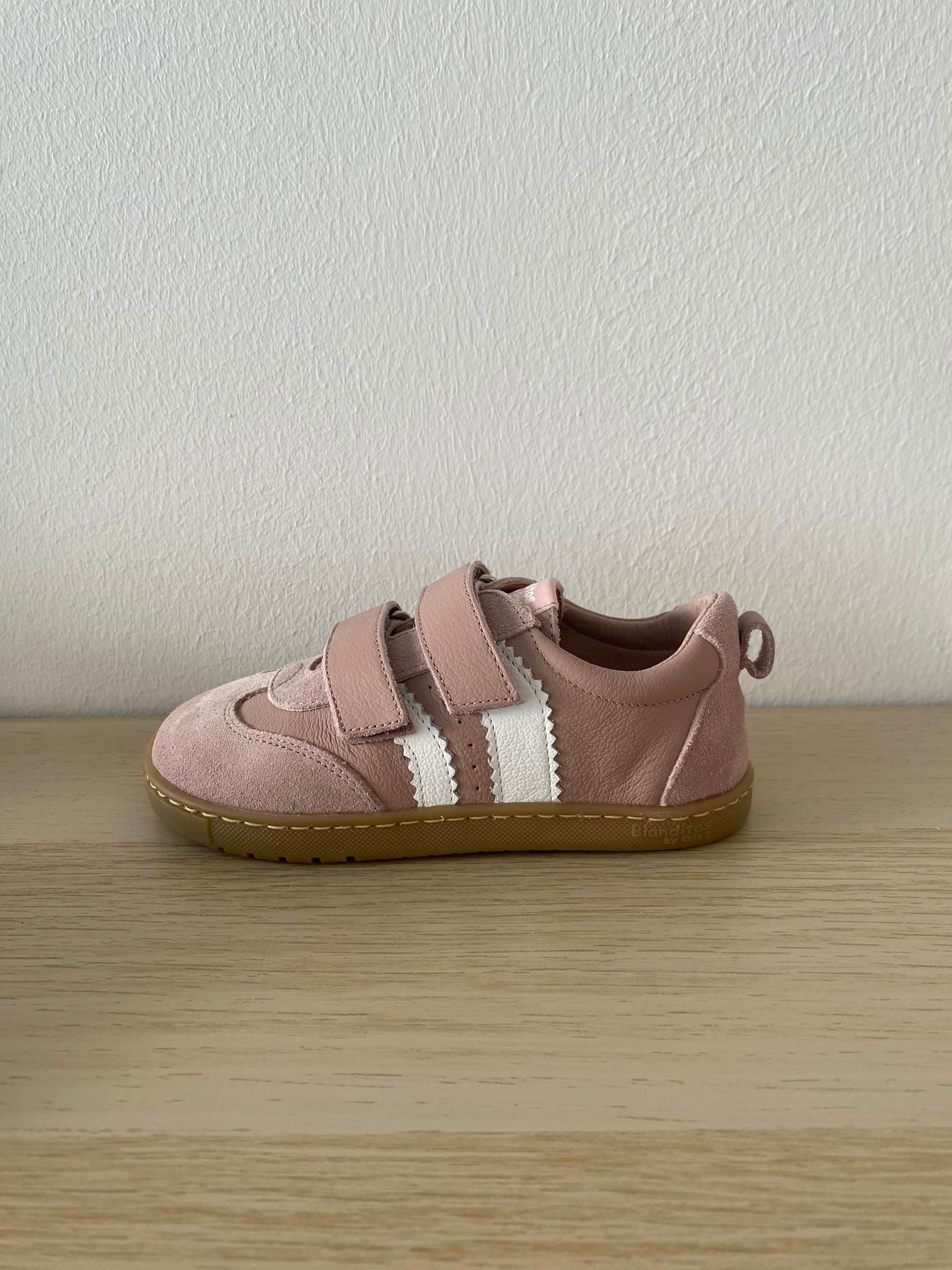 Ténis Desportivos Respeitadores do Pezinho da Criança - Blanditos Delfin Rosa